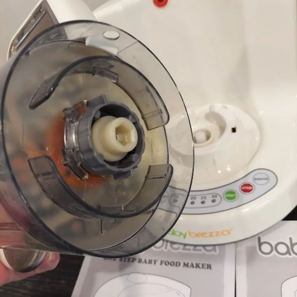 Baby Brezza One Step Baby Food Maker White Steamer‎ and Blender with Manuals
